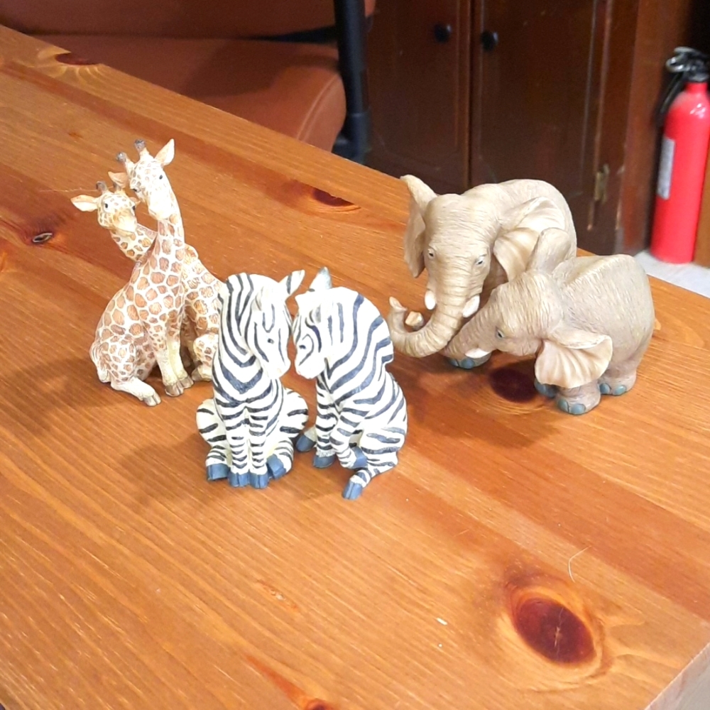 Franklin Mint Animal Figurines 3 Piece Set For Price.